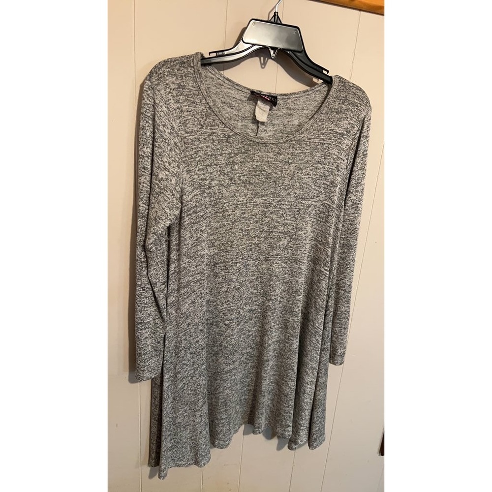 Discreet Gray Long Sleeve Knit Dress